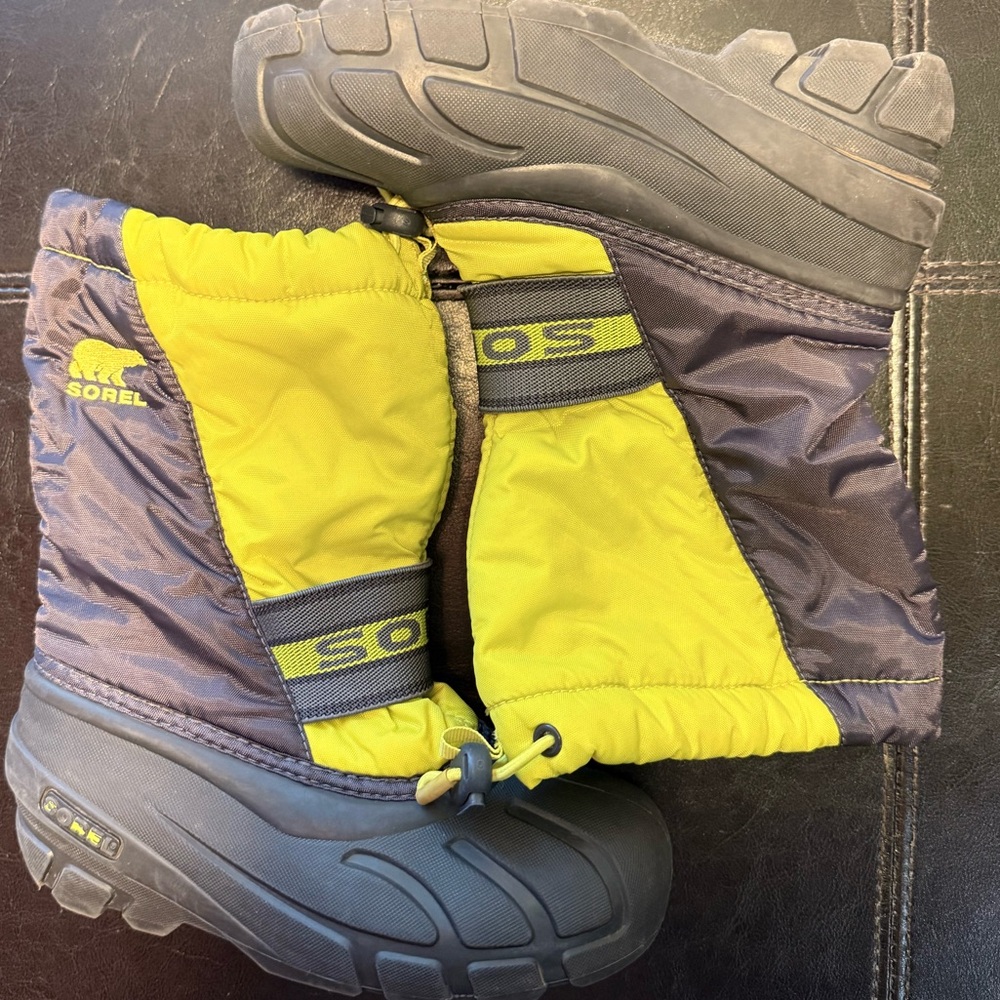 (Clearance) Sorel Bright Yellow and White Winter Boots size 1